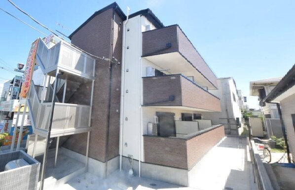 キャメル三郷中央4の物件外観写真